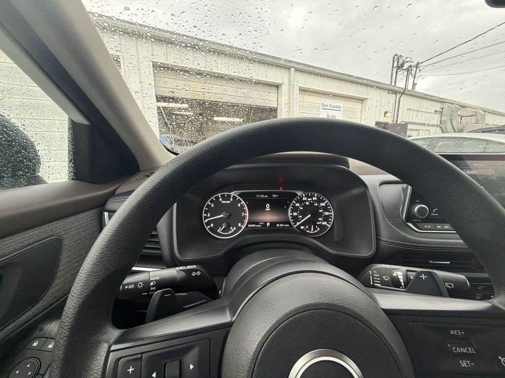 Used 2023 White Nissan S image 15