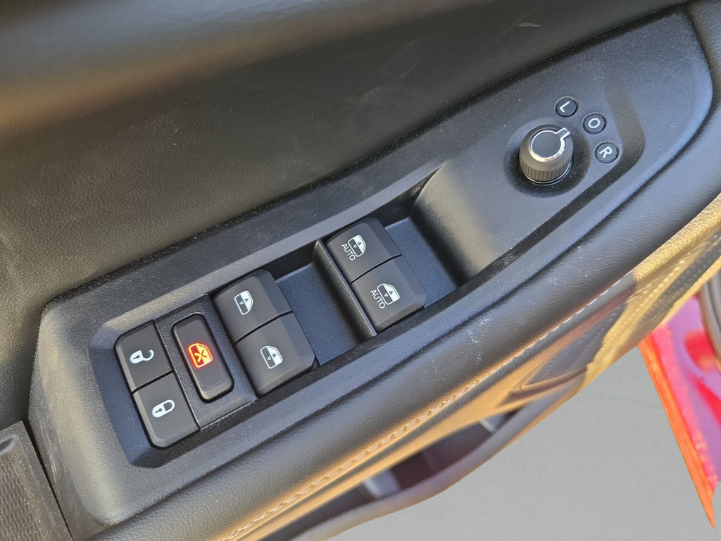 New 2026 Velvet Red Pearl-Coat Exterior Paint Jeep Altitude image 22