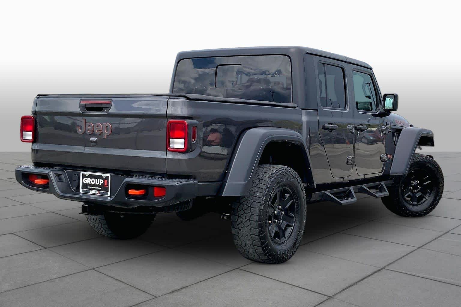 Used 2022 Granite Crystal Metallic Clearcoat Jeep Mojave image 13