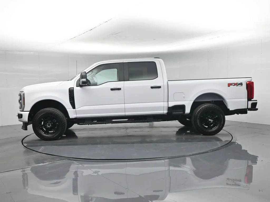 New 2026 Oxford White Ford XL image 26