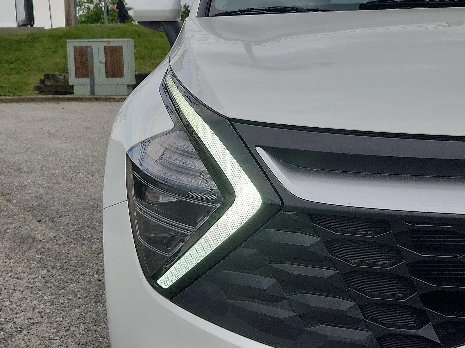 Used 2024 White Kia LX image 9