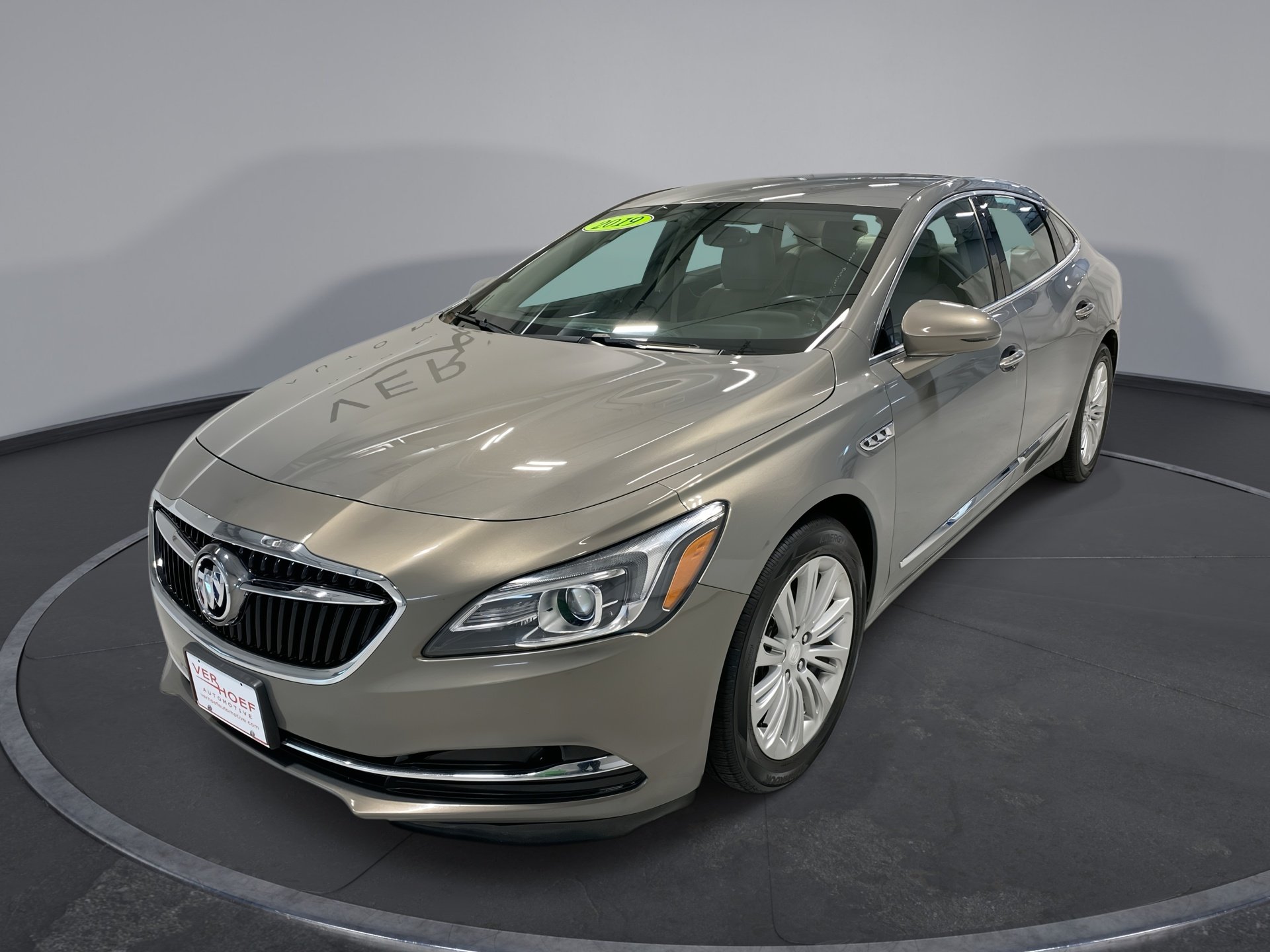 2019 Buick LaCrosse Preferred's photo