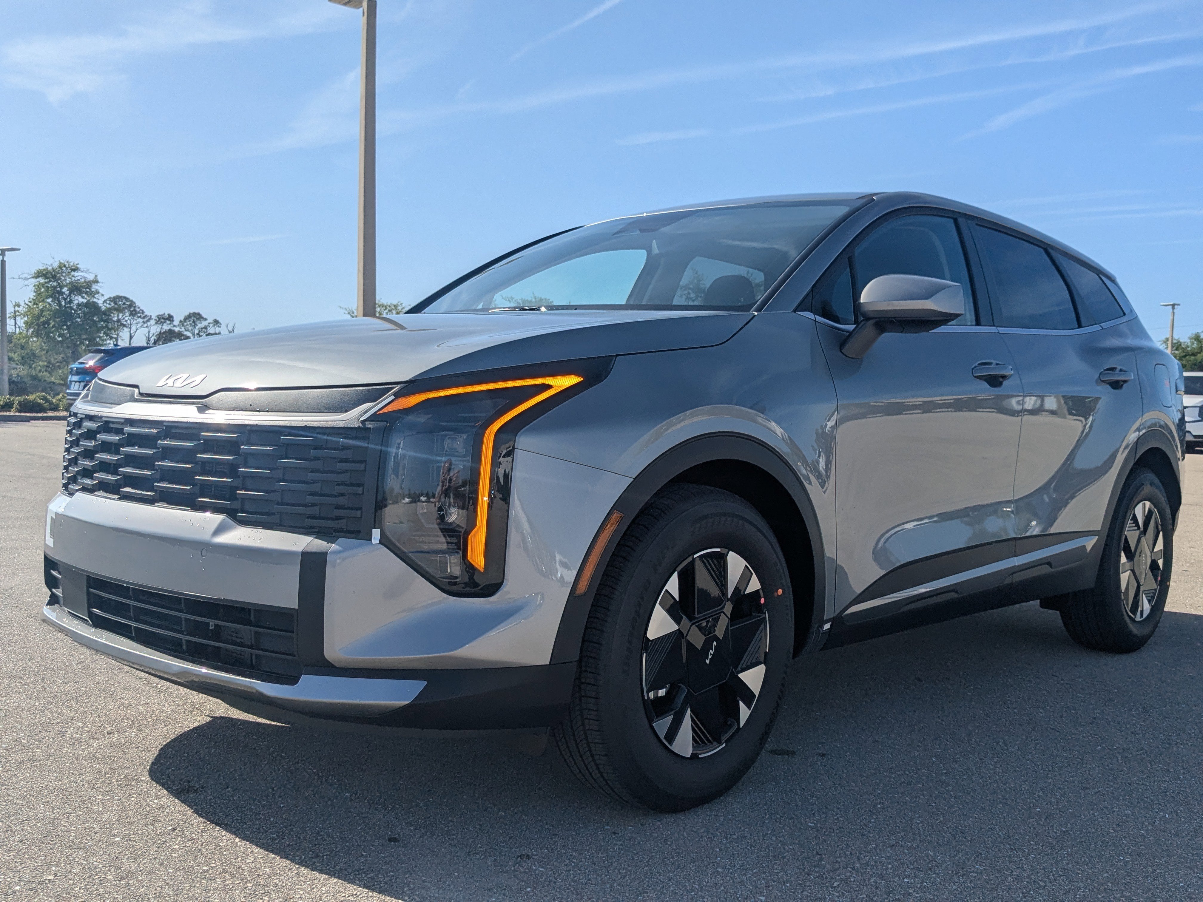 New 2026 Steel Gray Kia LX image 9