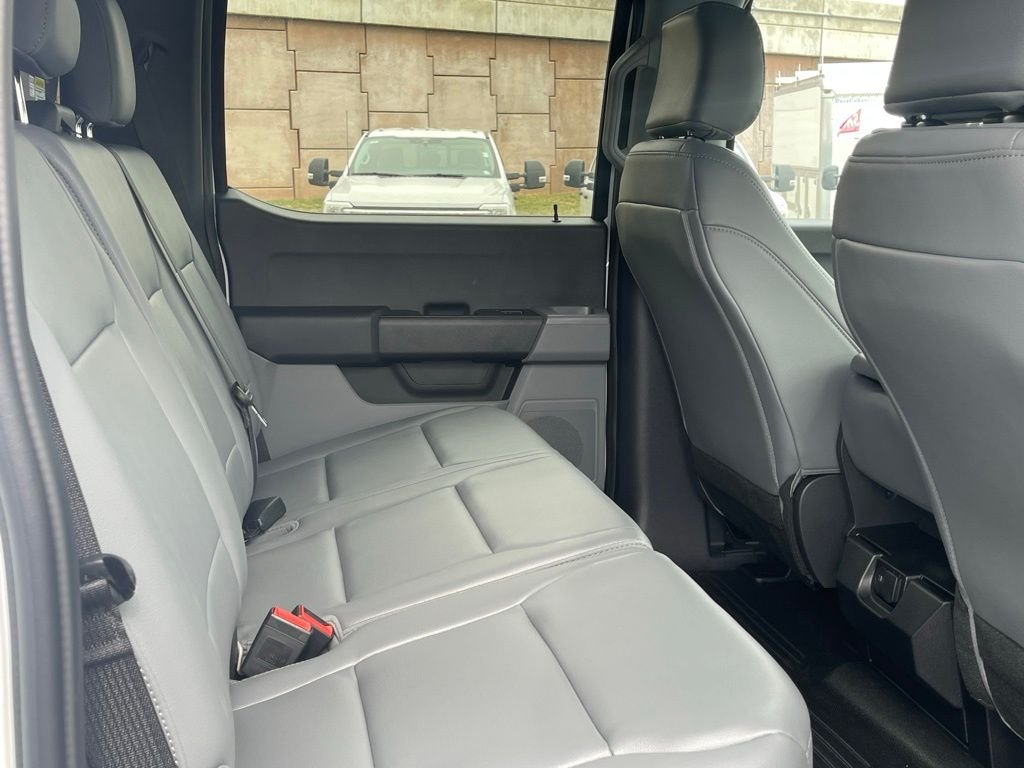 New 2026 Oxford White Ford F-350® XL image 21