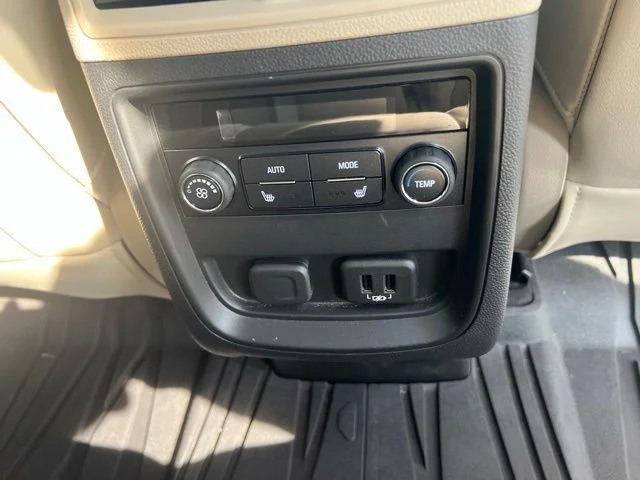 Used 2019 Brown Buick Essence image 21