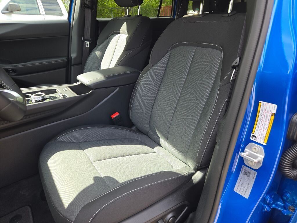 New 2026 Hydro Blue Pearl-Coat Exterior Paint Jeep Laredo image 22