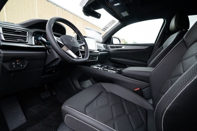 2026 Volkswagen Atlas Cross Sport SE w/Tech - Photo 13