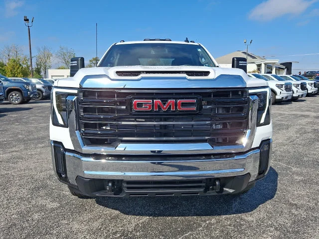 New 2026 Summit White GMC Pro image 2