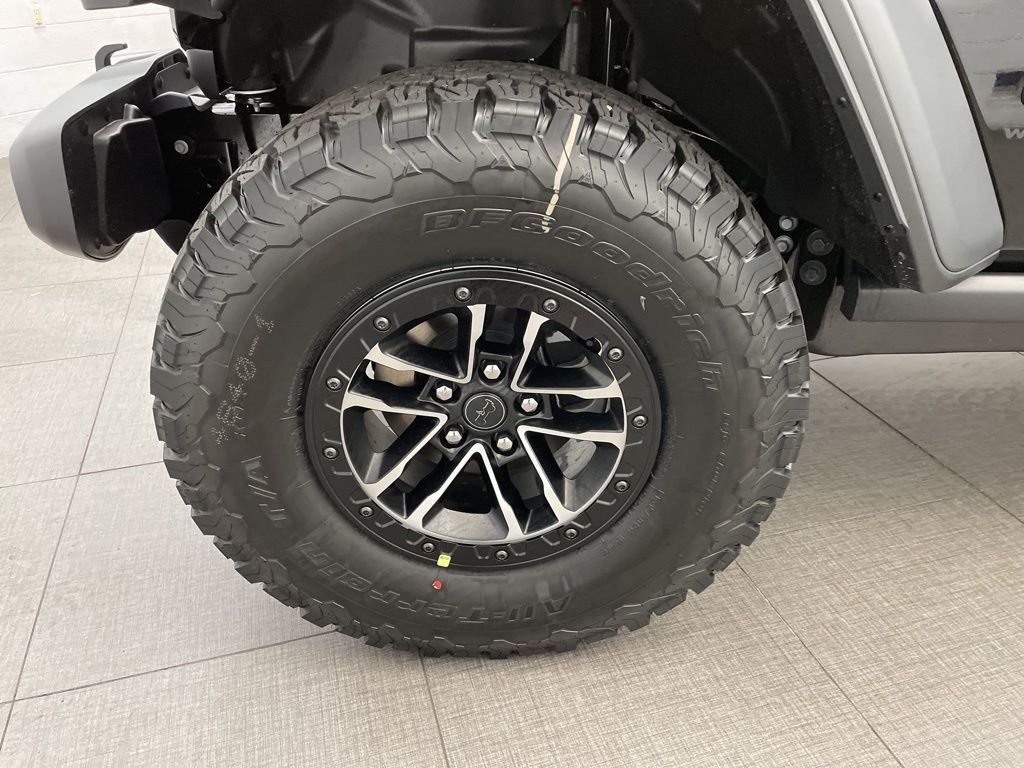 New 2026 Black Clear-Coat Exterior Paint Jeep Willys image 8