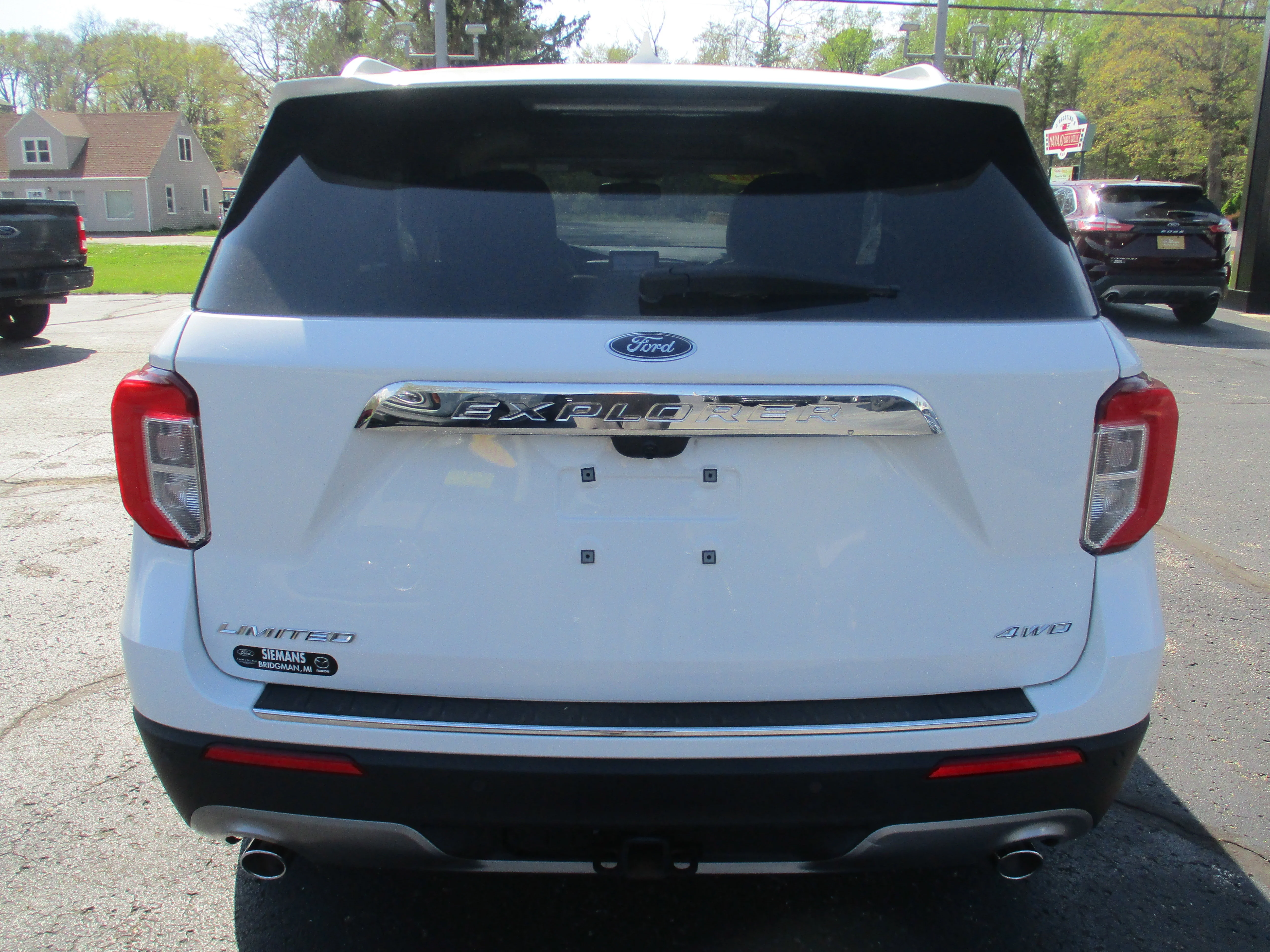 Used 2022 Star White Metallic Tri-Coat Ford Limited image 8