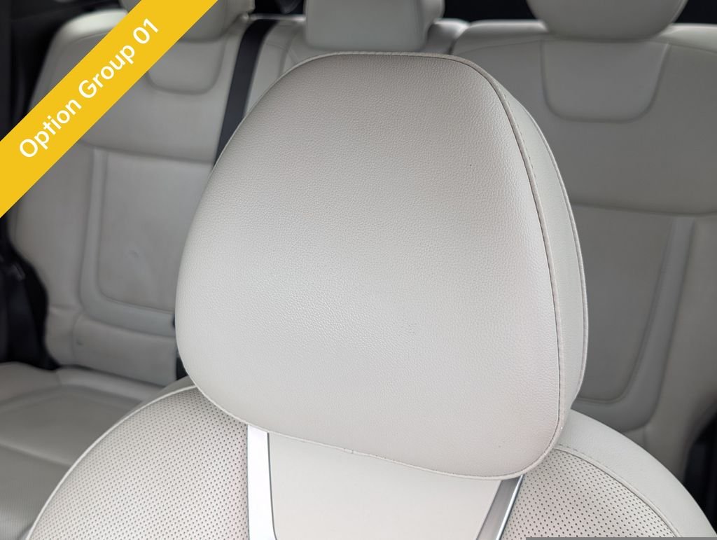 Used 2023 Black Hyundai Limited image 10