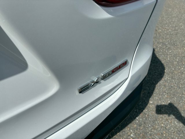 Used 2016 White Kia EX image 44