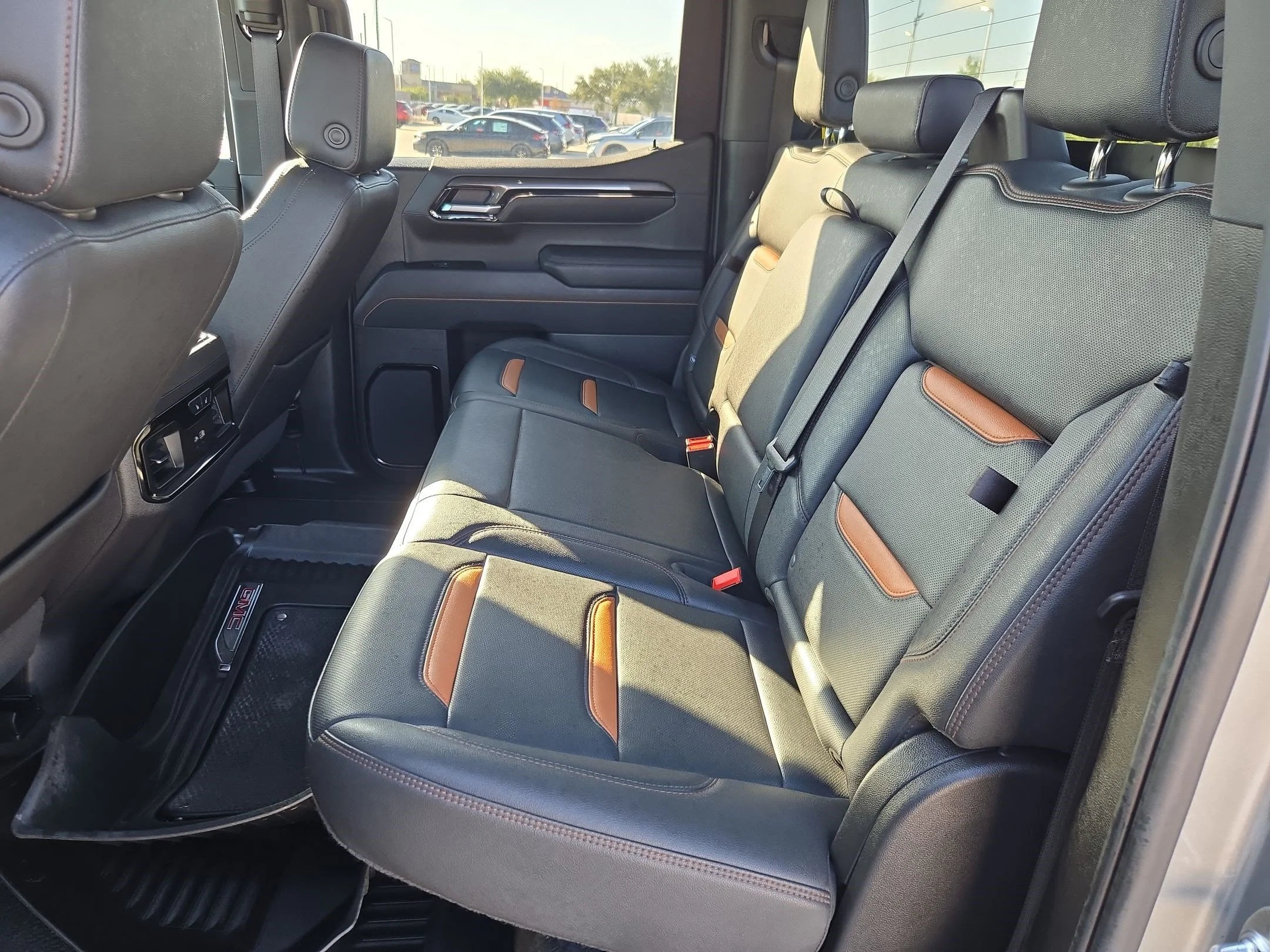 Used 2025 Sterling Metallic GMC AT4 image 27