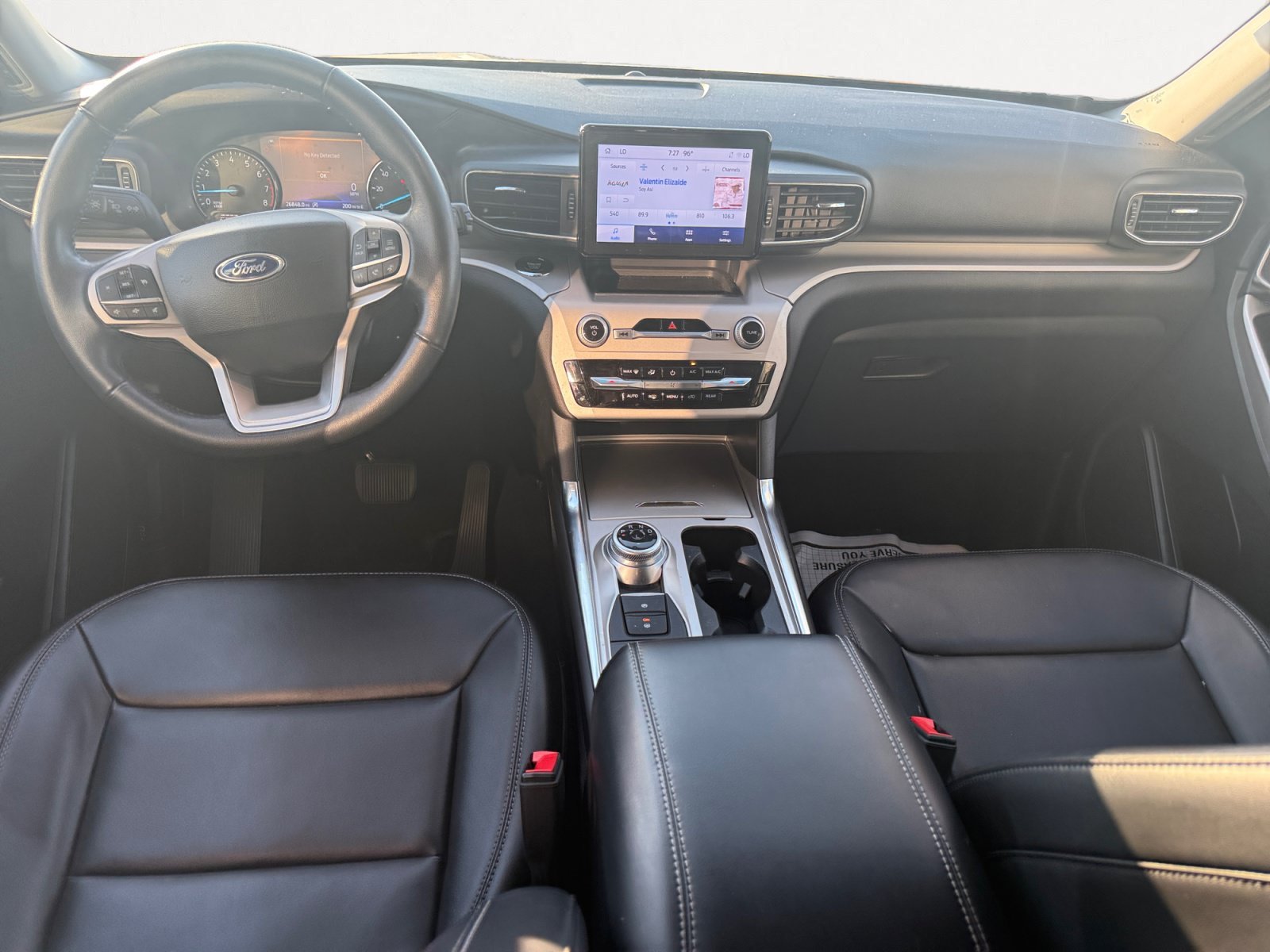 Used 2023 White Metallic Ford XLT image 3