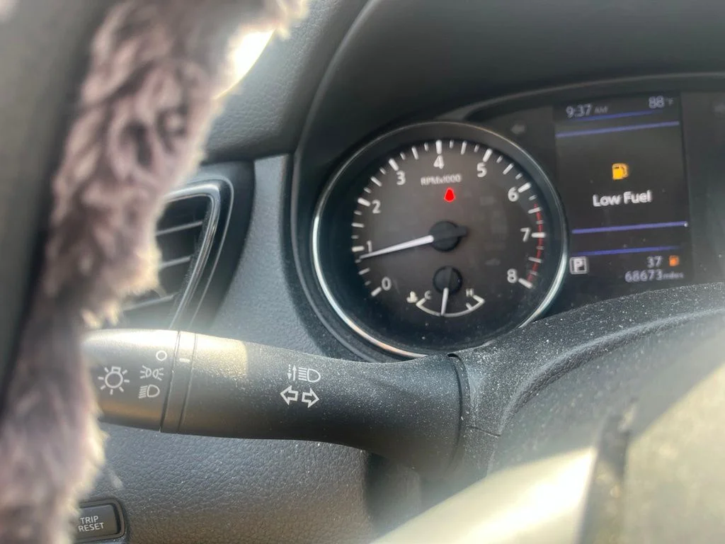 Used 2019 Gray Nissan S image 14