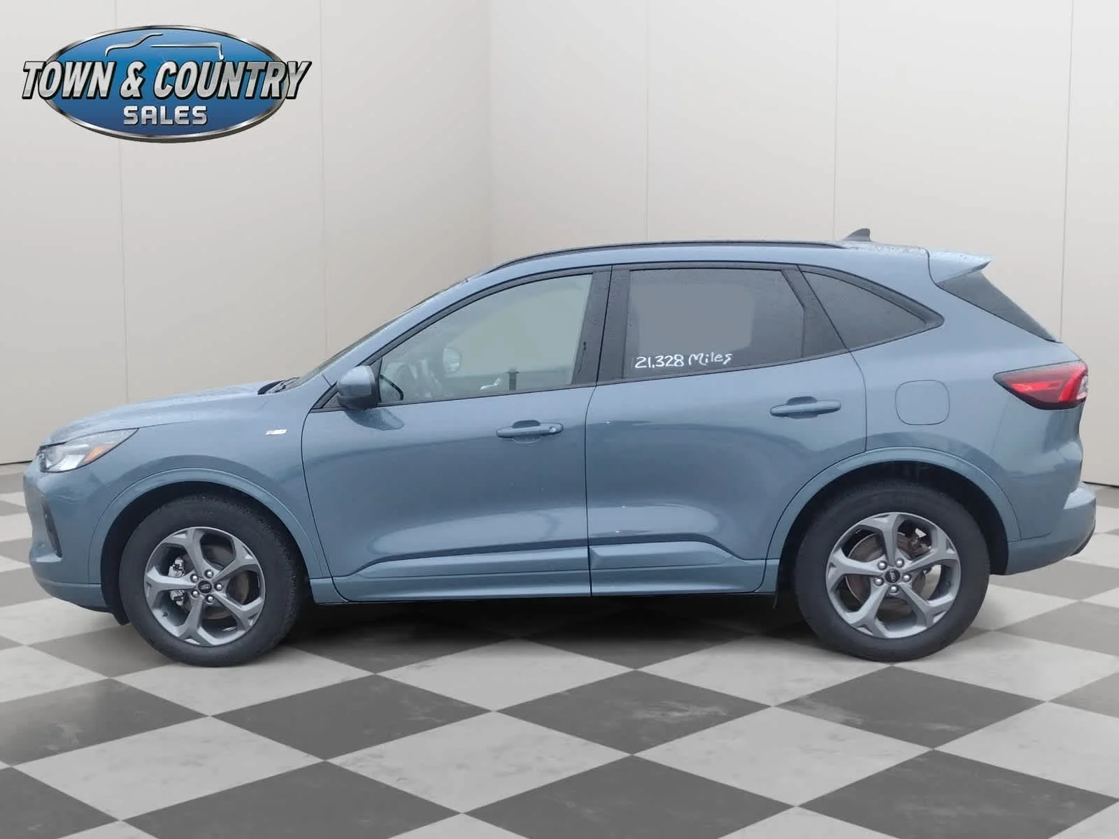 Used 2023 Vapor Blue Metallic Ford ST-Line Select image 4