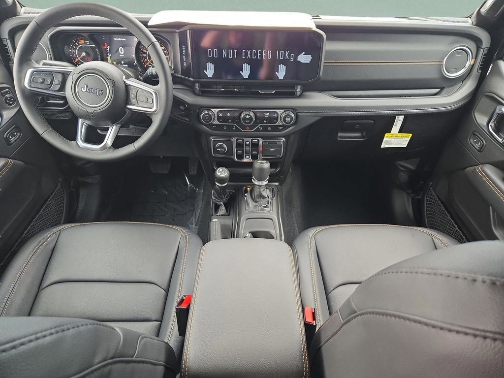 2025 Jeep Wrangler 4-Door Sahara - Photo 13