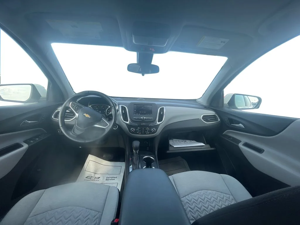 Used 2024 Summit White Chevrolet LT image 9
