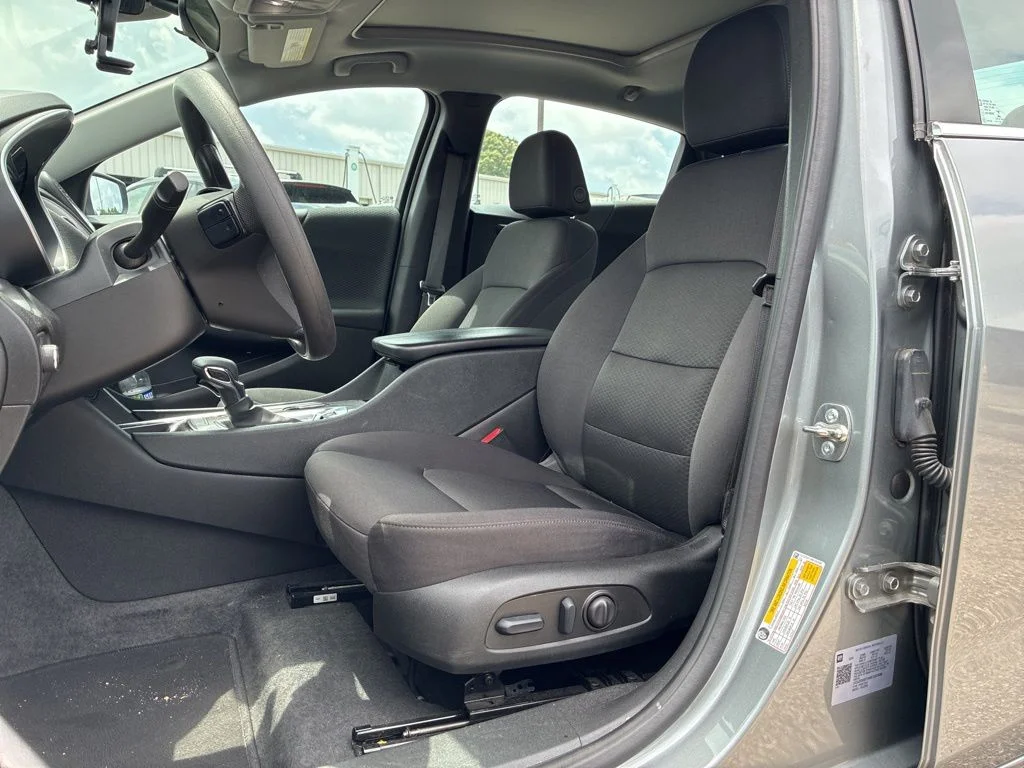 Used 2024 Gray Chevrolet LT image 11