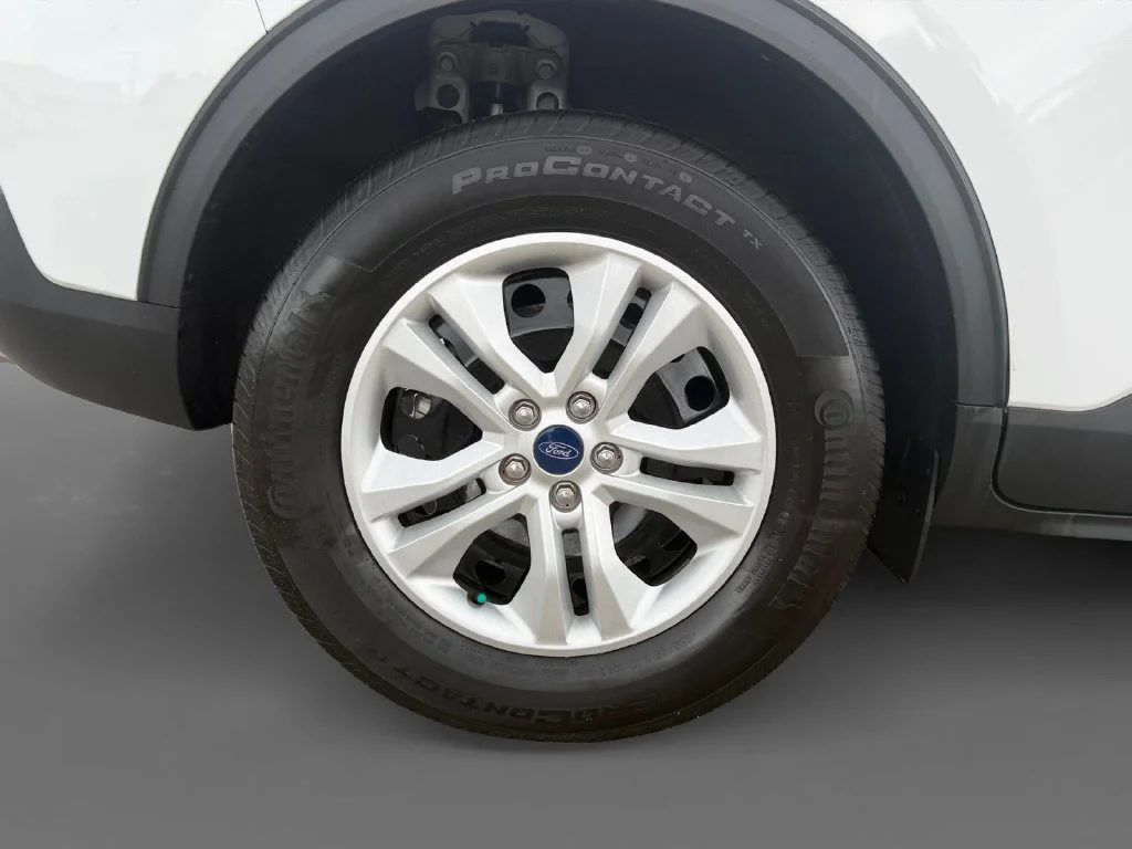 Used 2022 White Ford S image 11