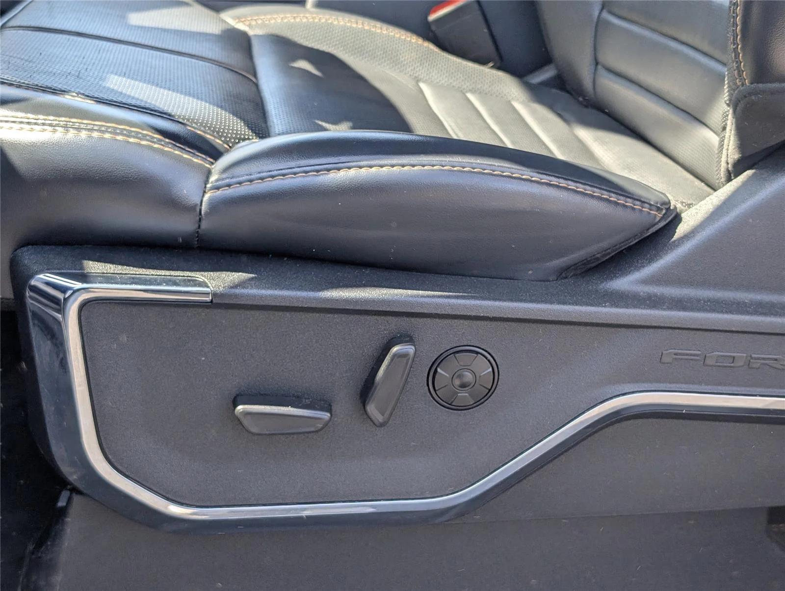 Used 2024 Iconic Silver Ford Platinum image 11