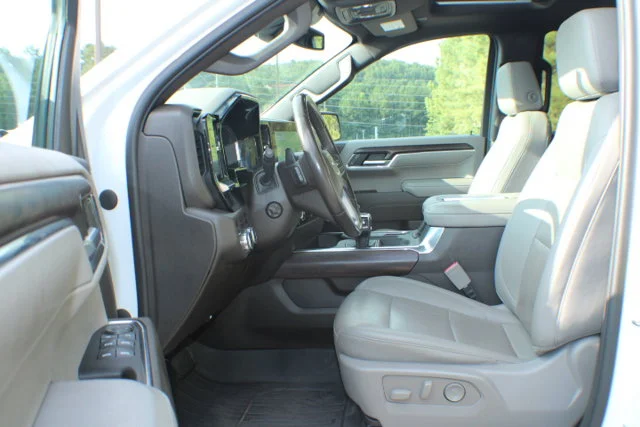 Used 2022 White Frost Tricoat GMC SLT image 14
