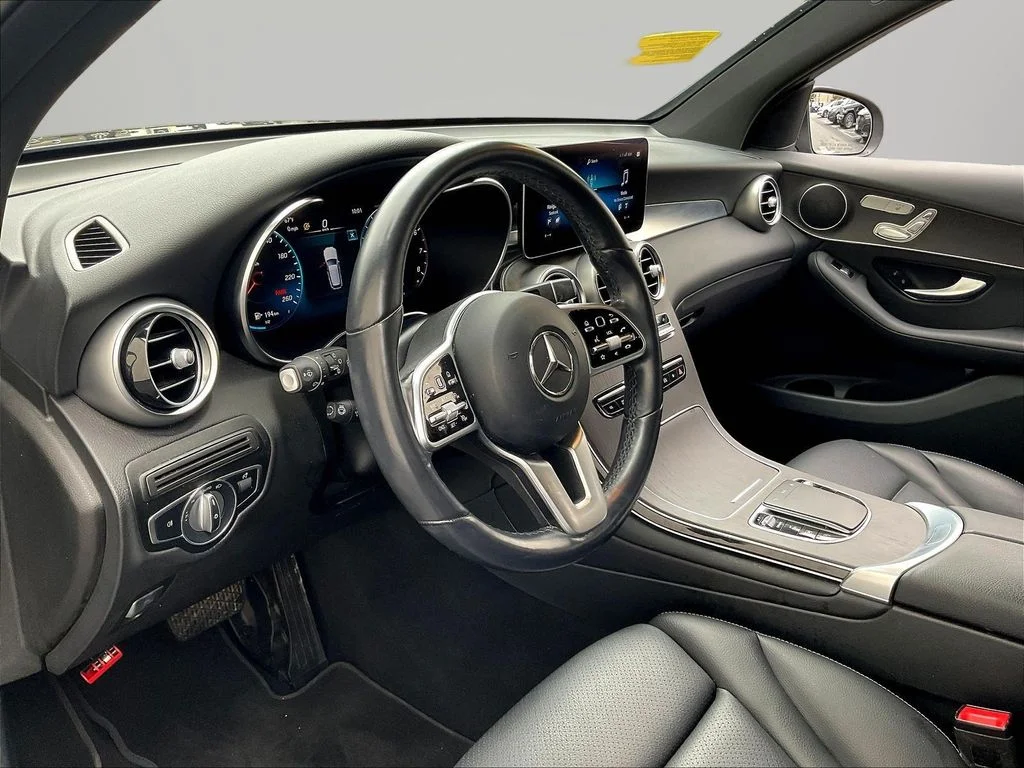 Used 2022 Black Mercedes-Benz GLC 300 image 17