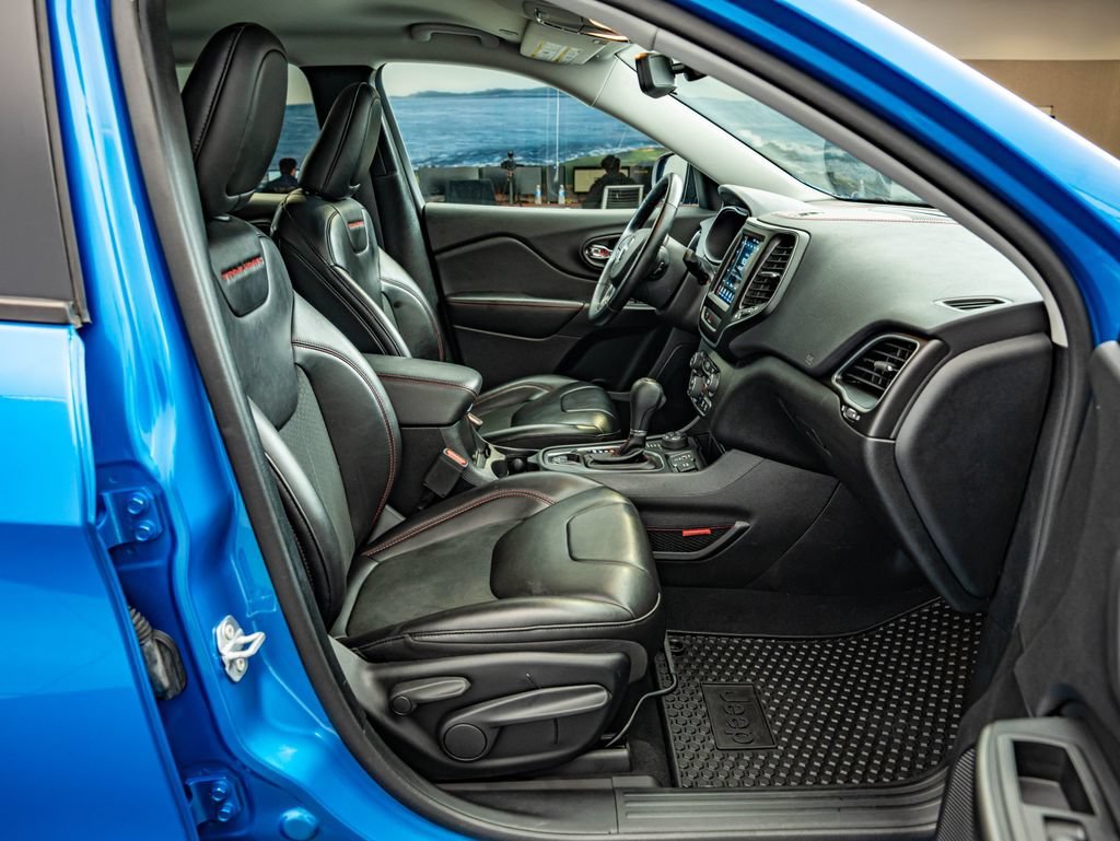 Used 2020 Hydro Blue Pearlcoat Jeep Trailhawk image 36
