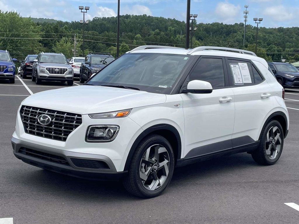 Used 2024 White Hyundai SEL image 7