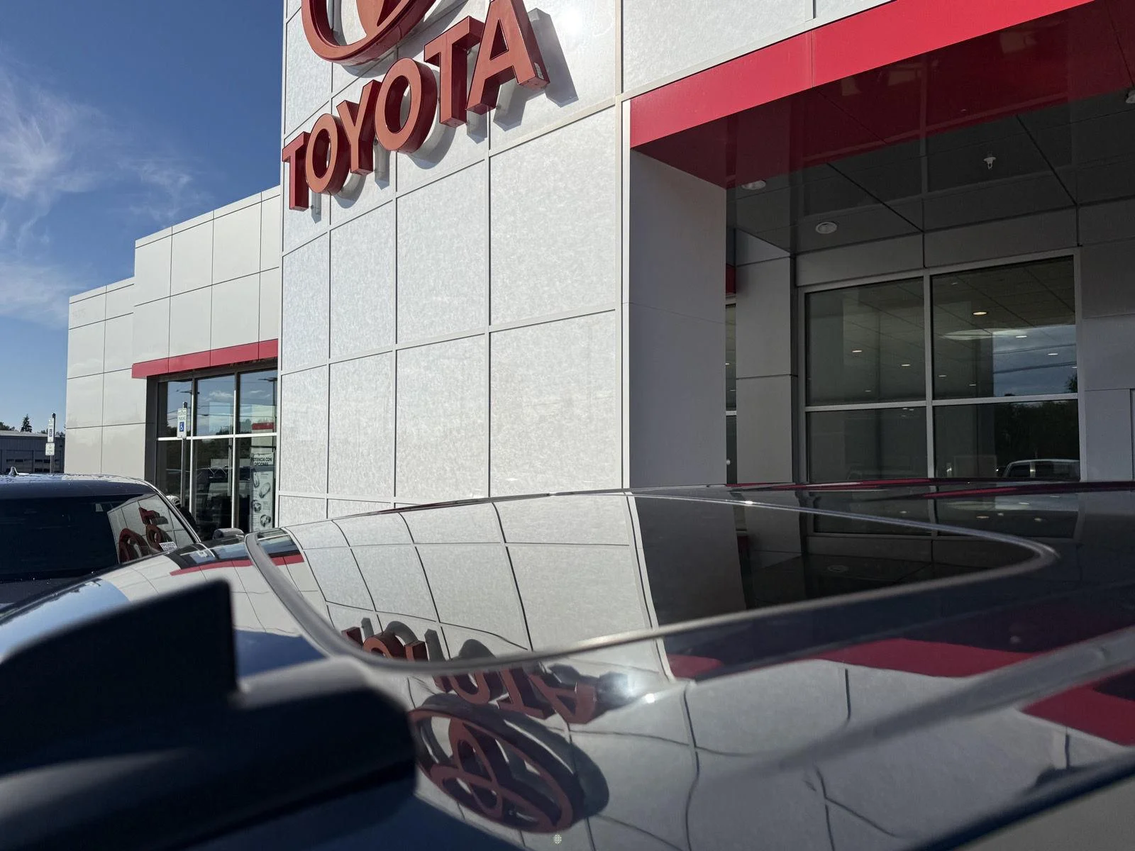 Used 2022 Northsky Blue Metallic Chevrolet RST image 11