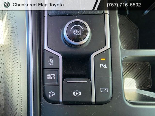 Used 2024 Wolf Gray Kia S image 19