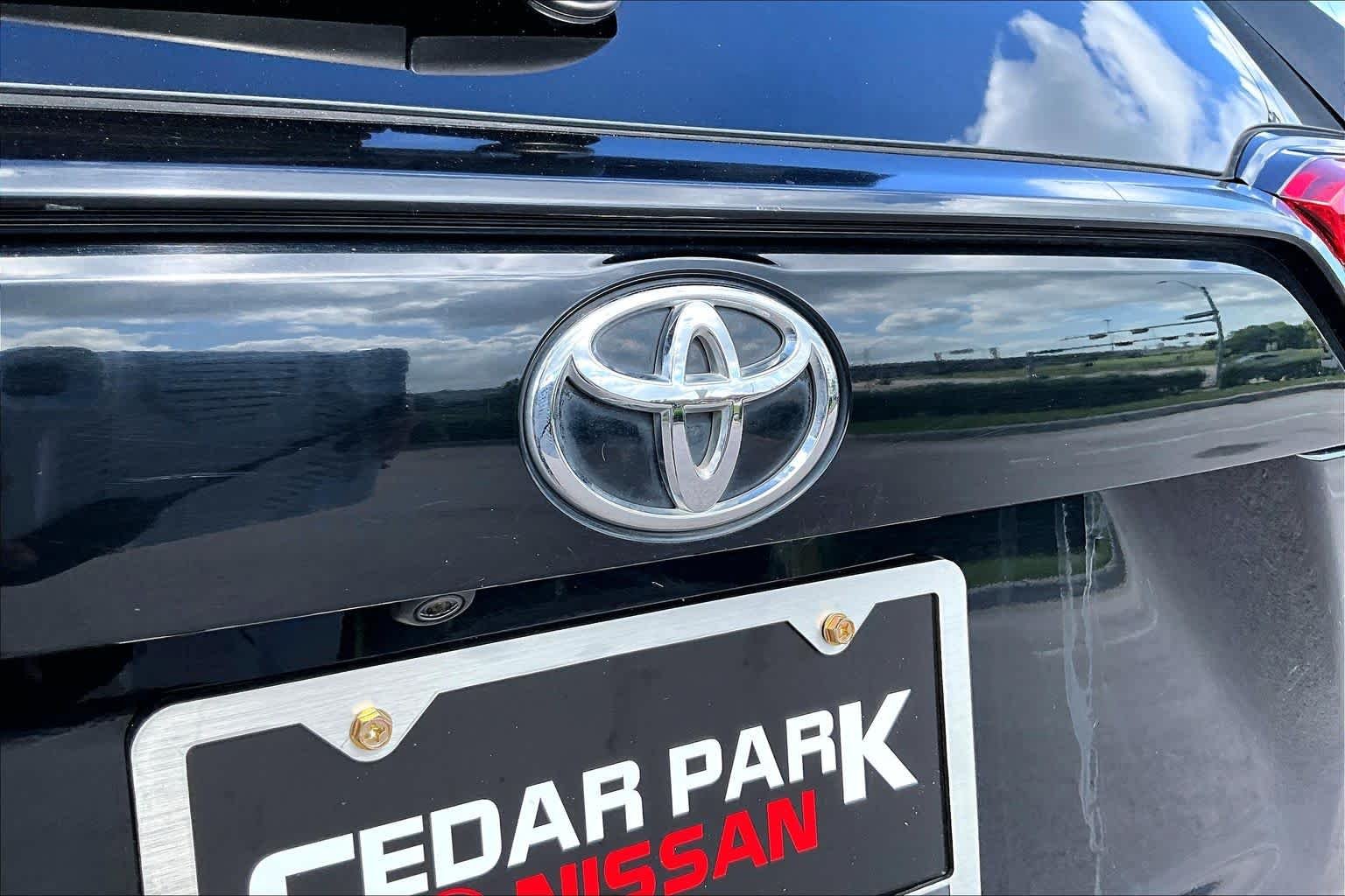 Used 2019 Midnight Black Metallic Toyota LE image 31