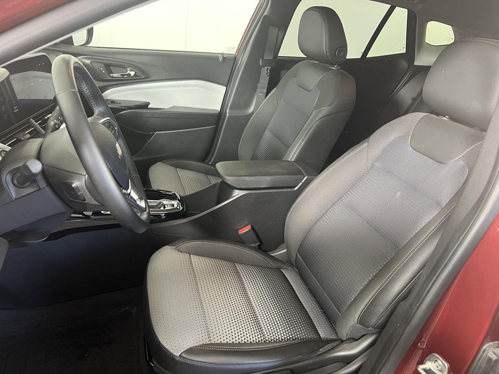 Used 2025 Crimson Metallic Chevrolet LT image 4