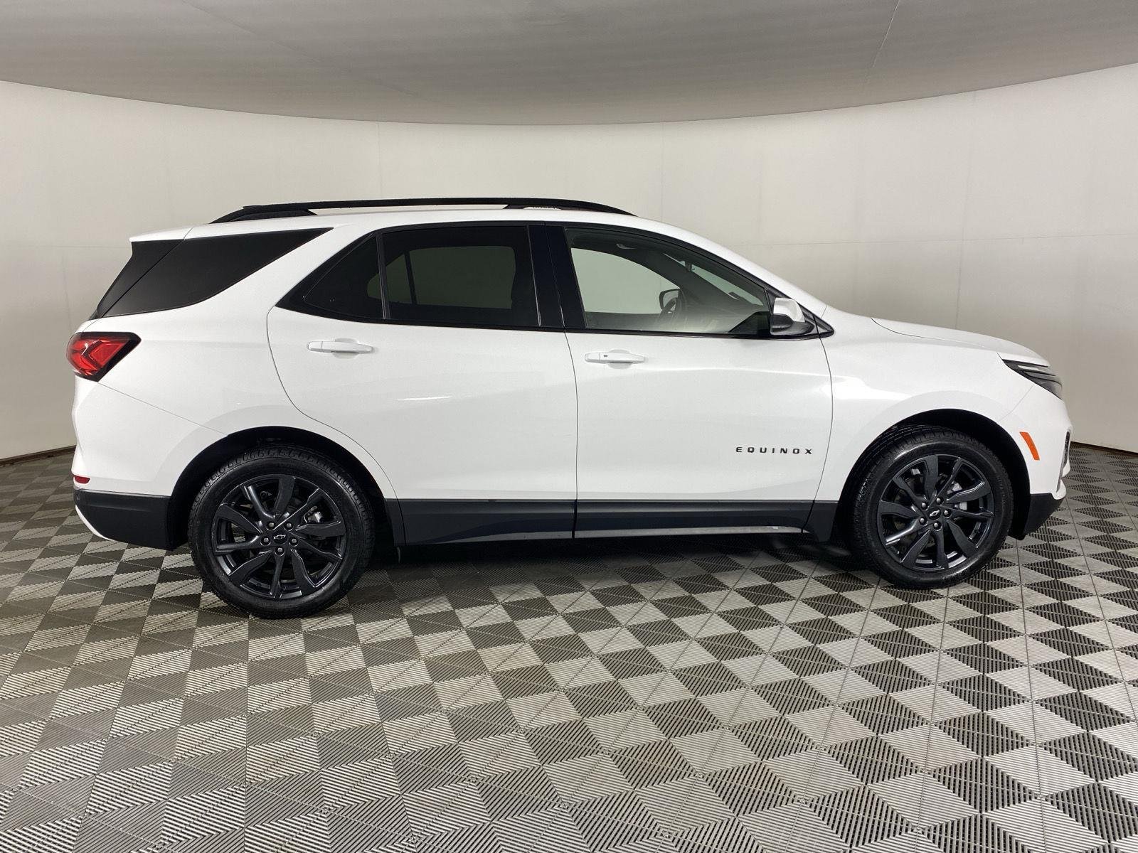 Used 2023 Summit White Chevrolet RS image 8