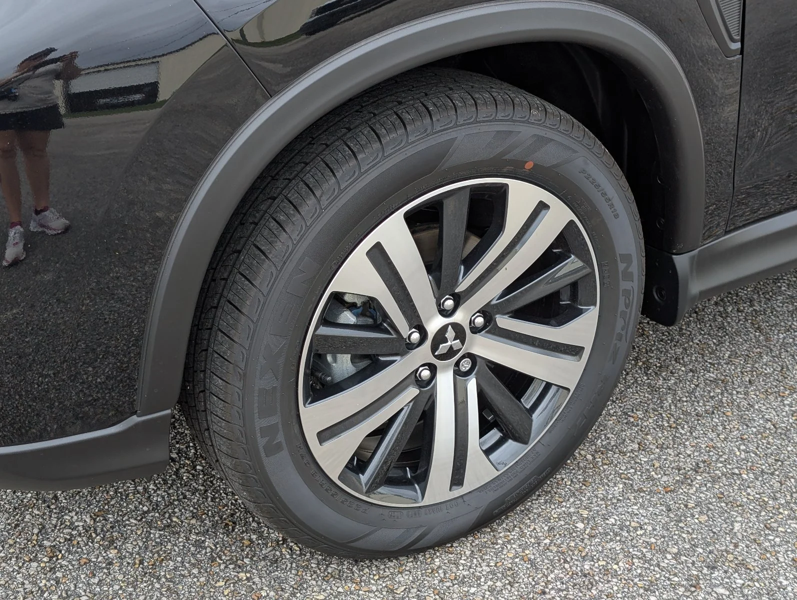 New 2027 Black Mitsubishi 2.0 ES image 11