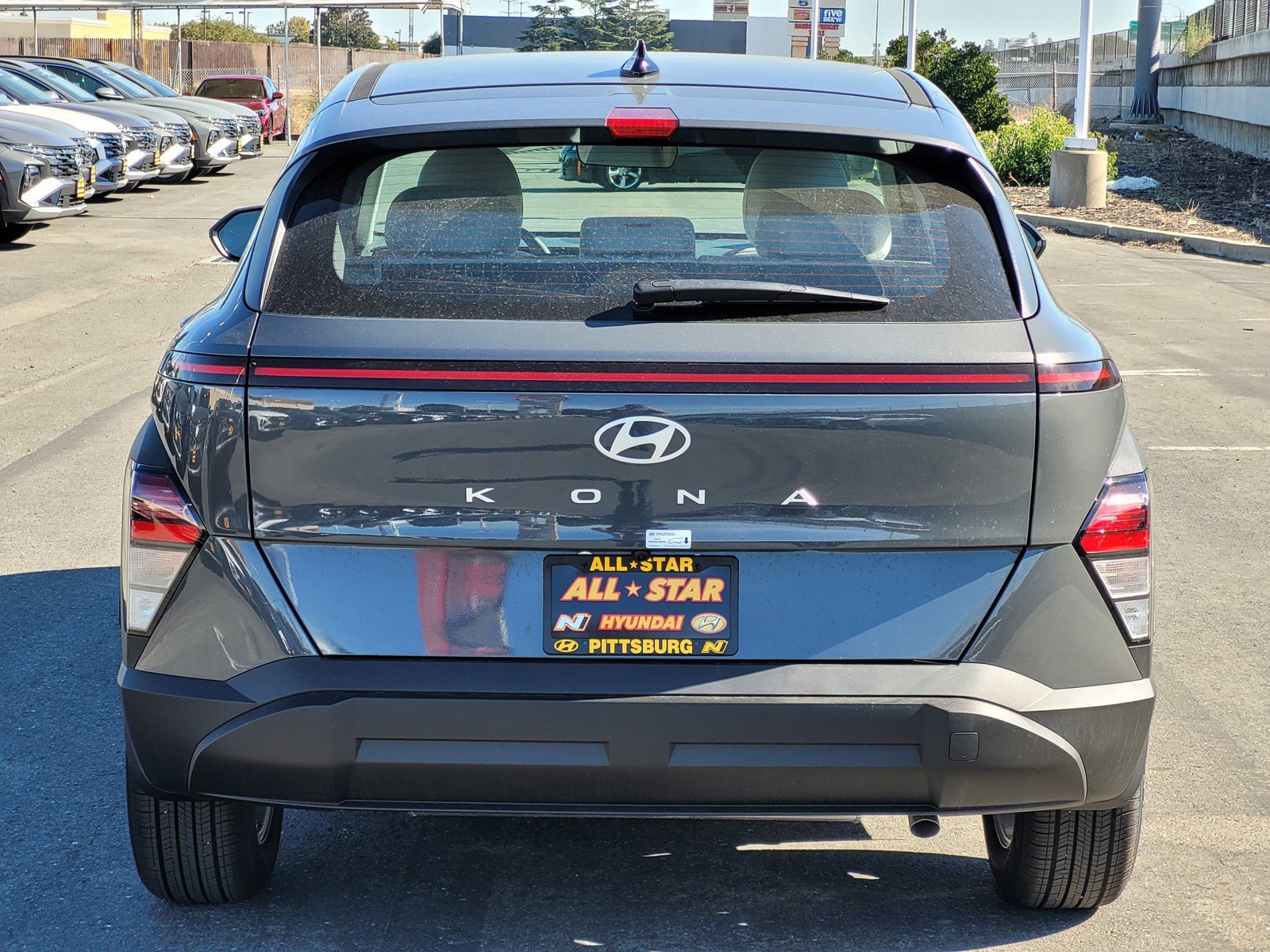 2026 Hyundai Kona SE photo 3