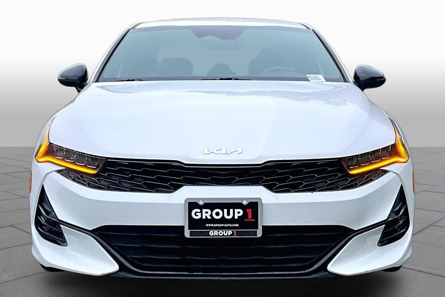 Used 2022 Glacial White Pearl Kia GT-Line image 4