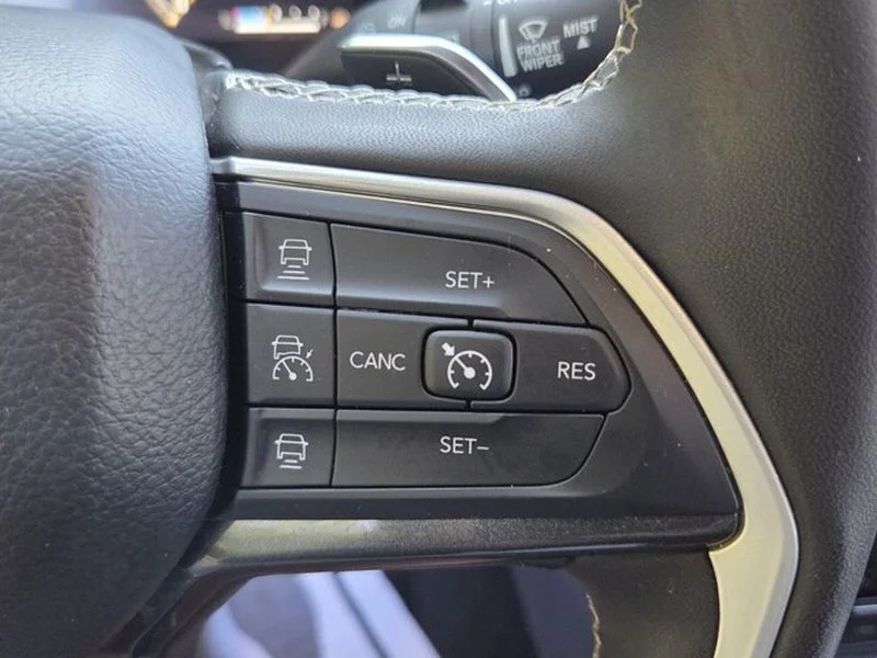 Used 2023 Bright White Clearcoat Jeep Laredo image 24