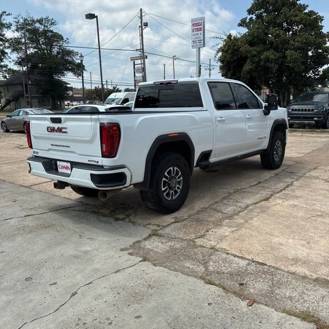 Used 2022 White GMC AT4 image 4