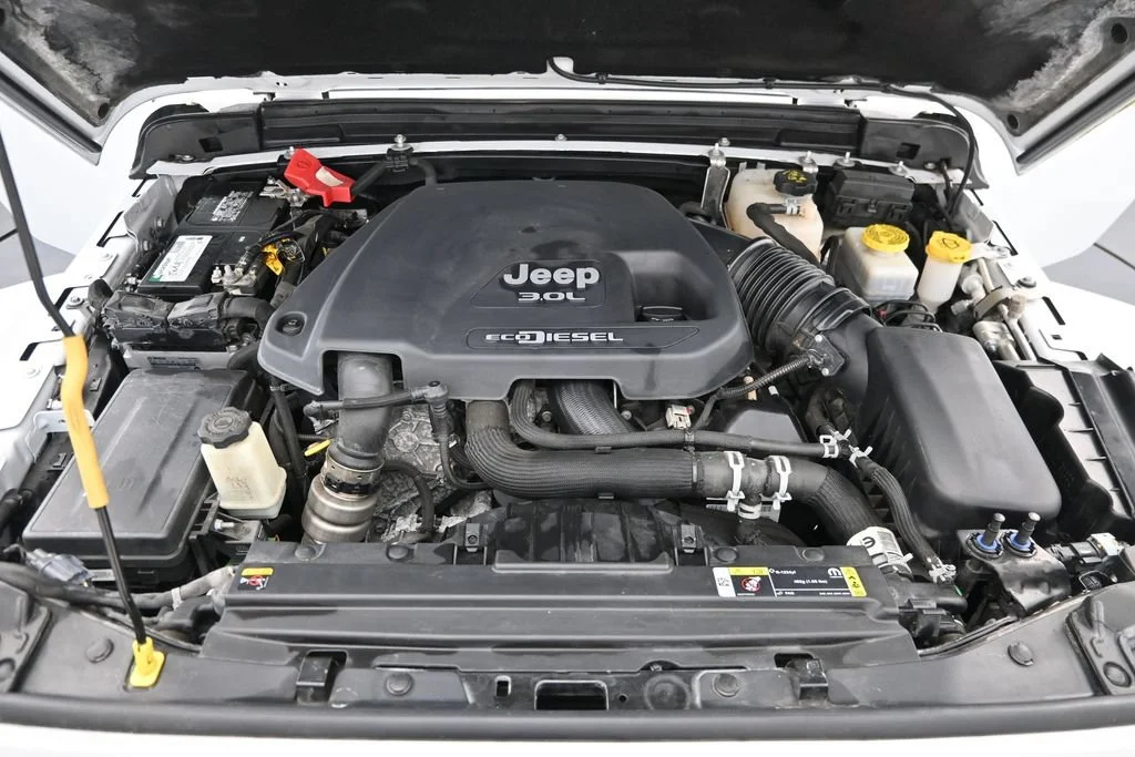 Used 2021 White Jeep Unlimited Rubicon image 17