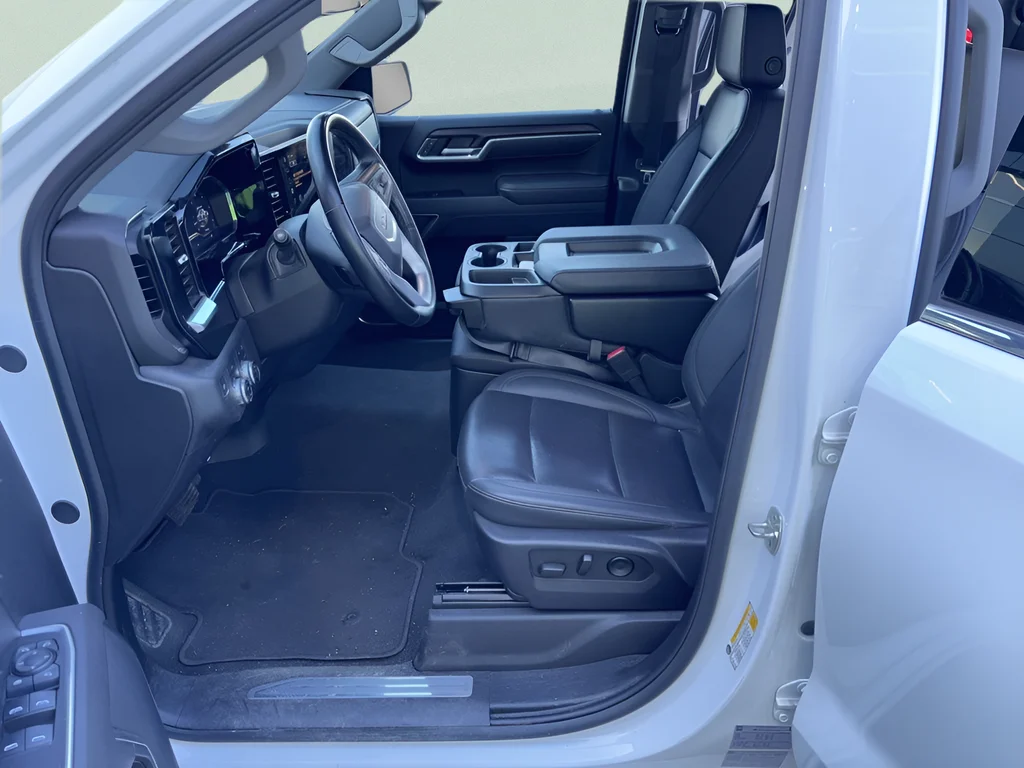 Used 2025 Summit White GMC SLT image 9