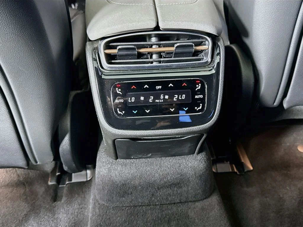 Used 2023 Black Mercedes-Benz 450 image 26