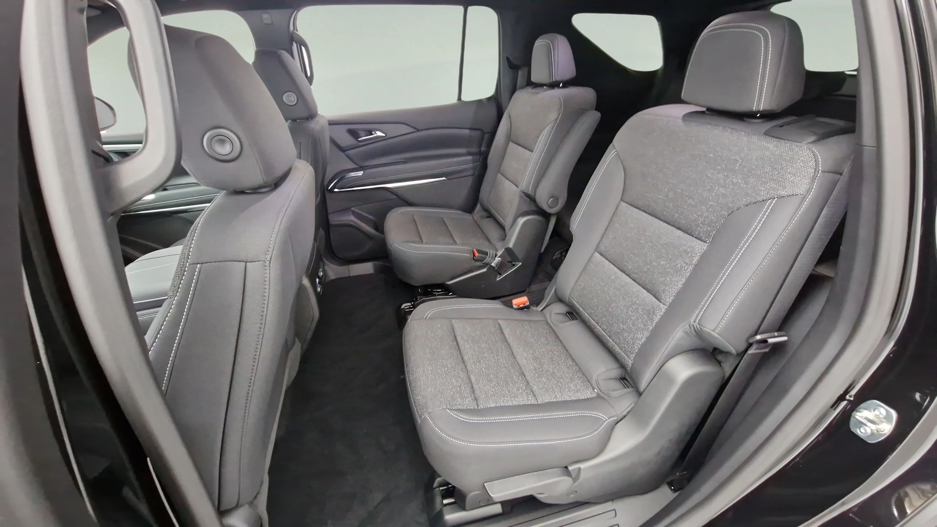 New 2026 Mosaic Black Metallic Chevrolet LT image 25