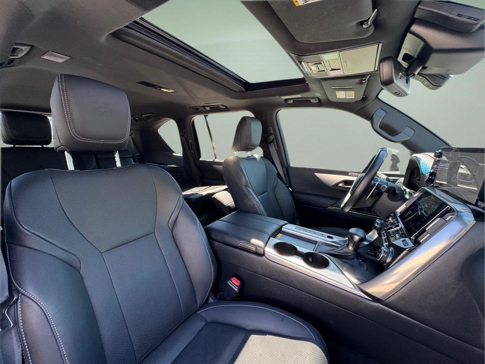 Used 2023 Ultra White Lexus LX 600 F SPORT image 10