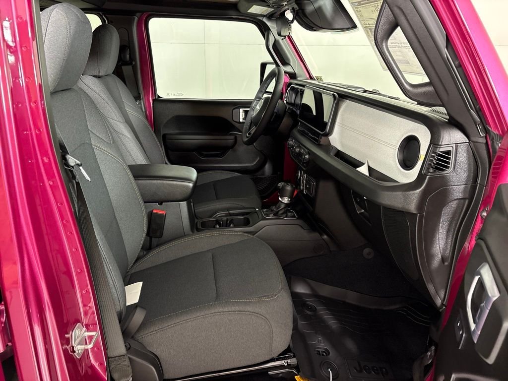 New 2026 Tuscadero Pearlcoat Jeep Sport S image 14