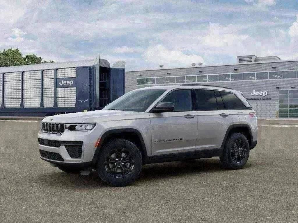 New 2026 Silver Zynith Exterior Paint Jeep Altitude image 32
