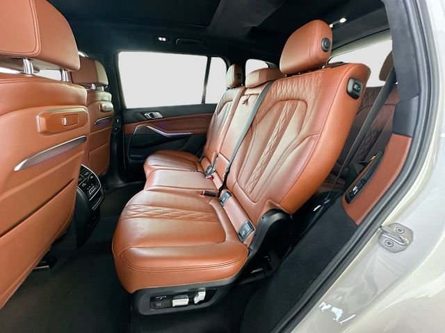Used 2023 White BMW xDrive40i image 25