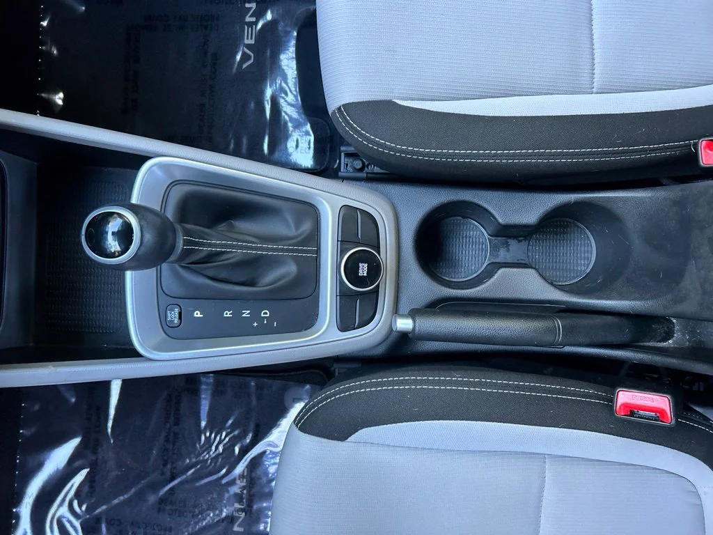 Used 2024 Gray Hyundai SEL image 18