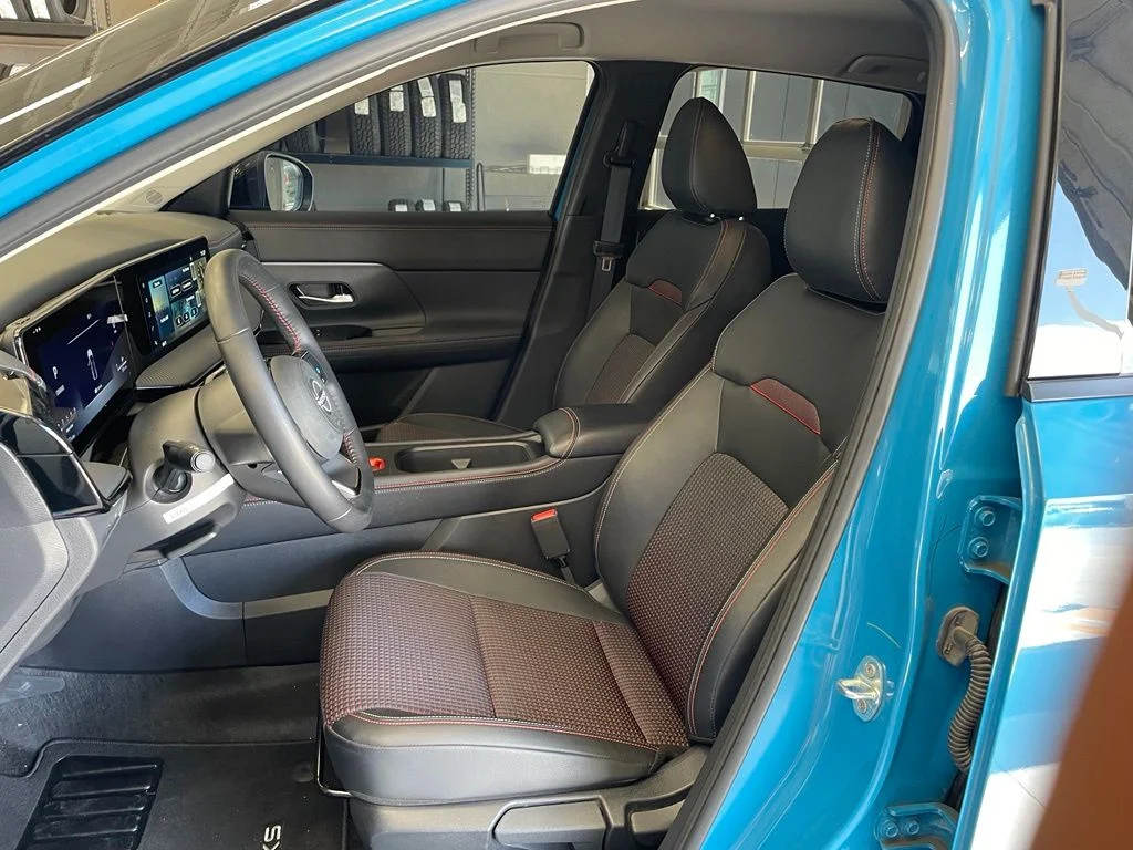 Used 2025 White Nissan SR image 10