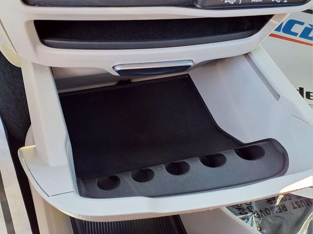 Used 2023 White Chrysler LX image 14